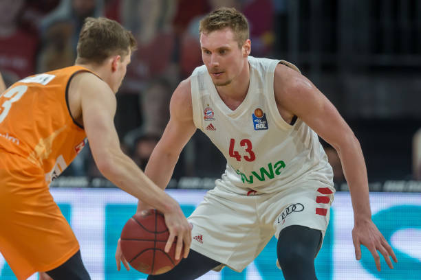 过往交锋中 过往交锋中