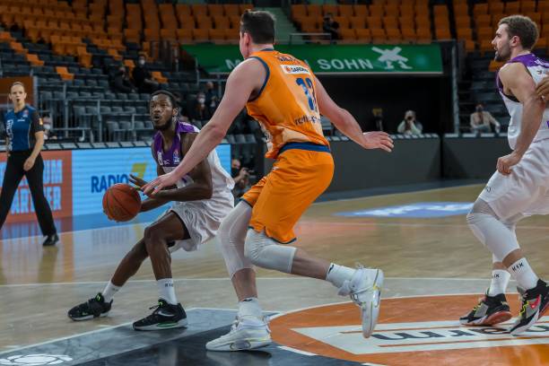 季表现的广 季表现的广